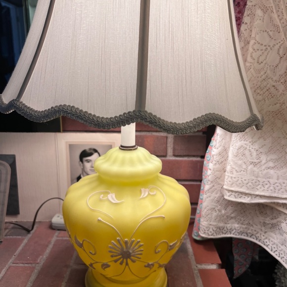 Vintage Yellow Glass Table Lamp - Picture 10 of 13